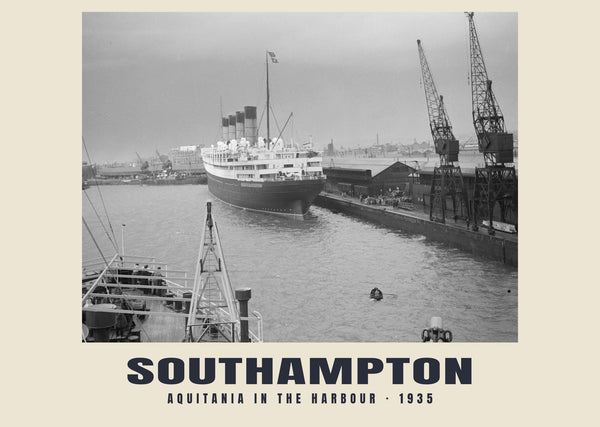 Aquitania in de haven, Southampton — 1935