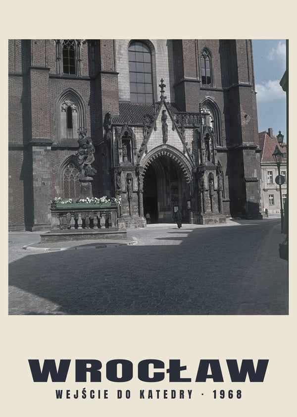 Entrada de la catedral, Wrocław — 1968 · Lámina de fotografía histórica