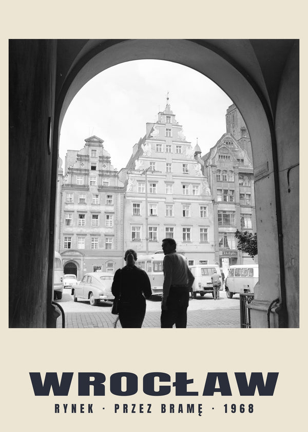 Il Rynek attraverso un arco, Wrocław — 1968 · Stampa fotografica storica