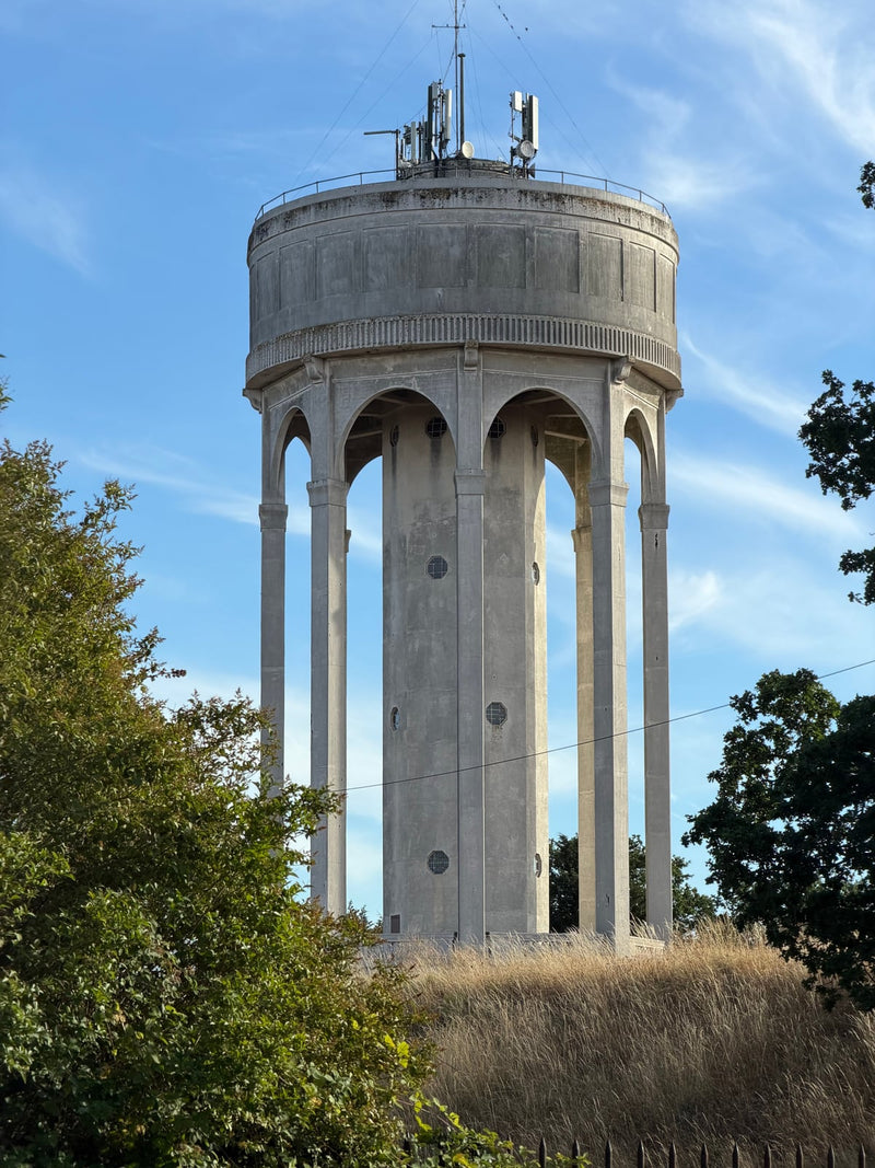 Wasserturm Tilehurst – Fotodruck von Darren Seward