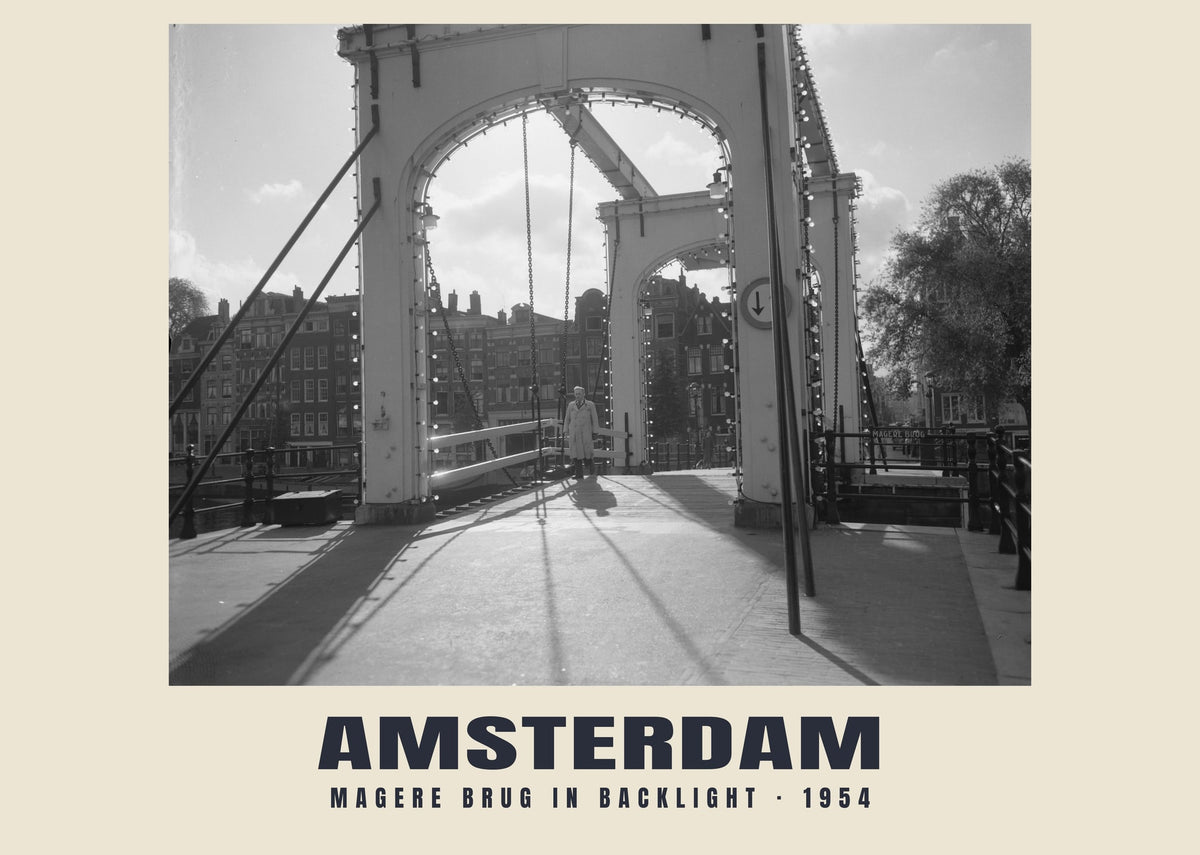 Magere Brug a contraluz, Amsterdam, 1954