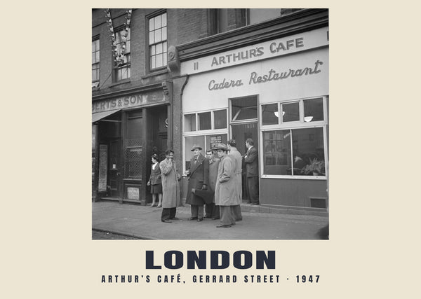 Arthur’s Café, Gerrard Street, London — 1947 · Historischer Fotodruck
