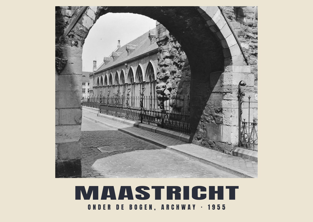 Onder de Bogen, arco, Maastricht, 1955 — Stampa fotografica storica