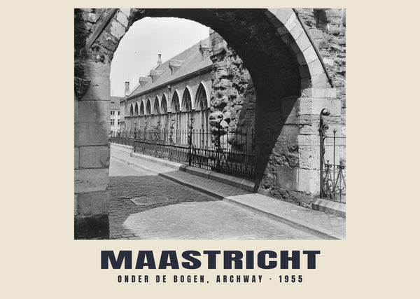Onder de Bogen, arco, Maastricht — 1955 · Stampa fotografica storica