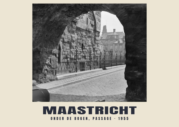 Onder de Bogen, Durchgang, Maastricht — 1955 · Historischer Fotodruck
