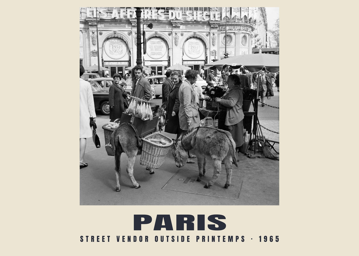 Sprzedawca uliczny przed Printemps, Paris, 1965 — Wydruk historycznej fotografii