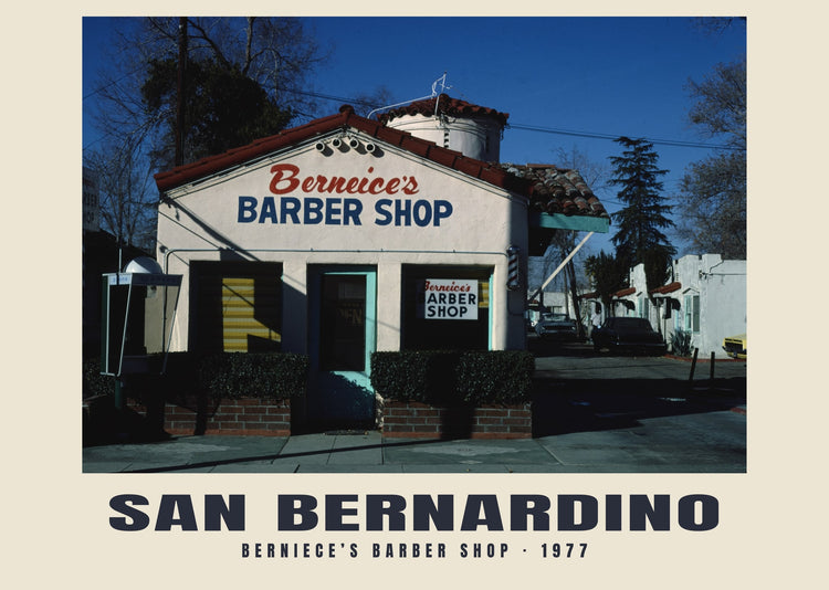 Berniece’s Barber Shop, San Bernardino, California — 1977 · Wydruk historycznej fotografii