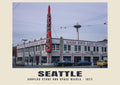 Sklep z demobilem i Space Needle, Seattle, 1977 — Wydruk historycznej fotografii