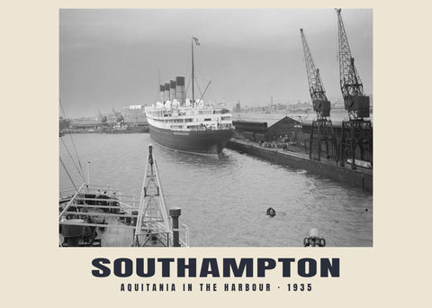 Aquitania dans le port, Southampton — 1935