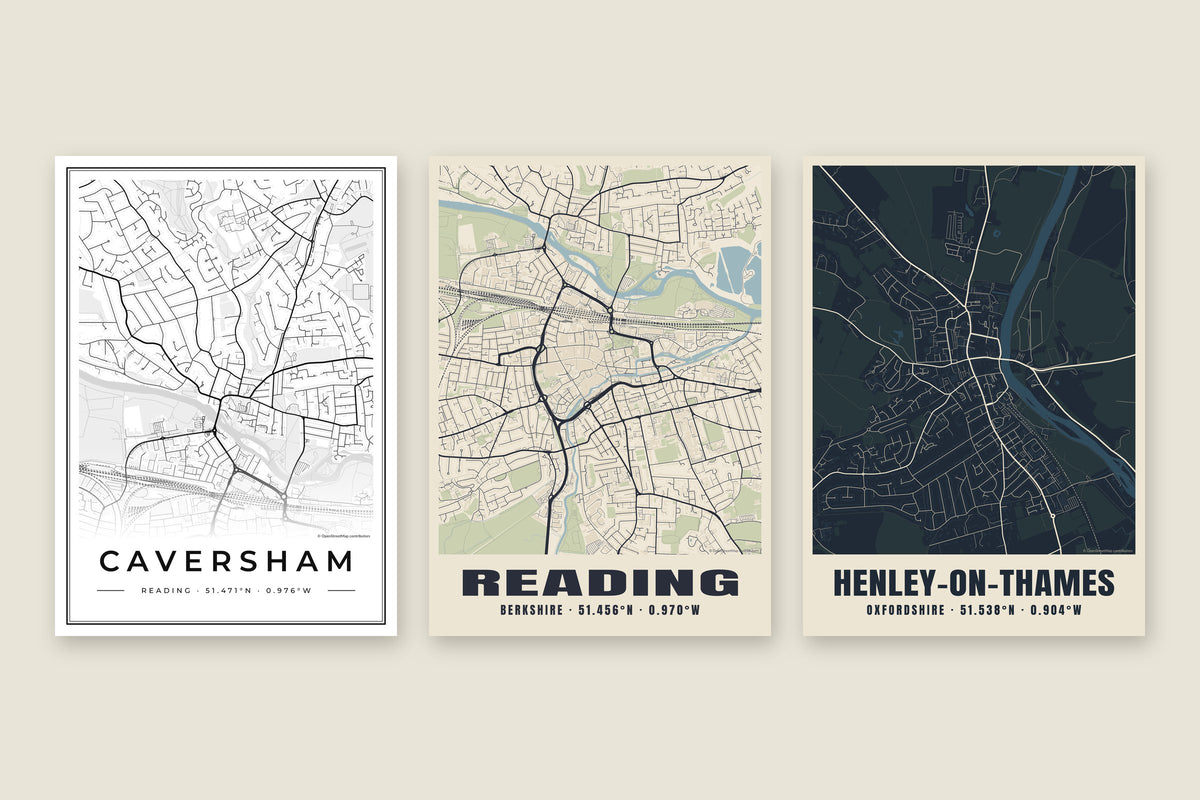 Trois affiches de plans de ville : Caversham en design Classic, Reading en Heritage et Henley-on-Thames en Midnight