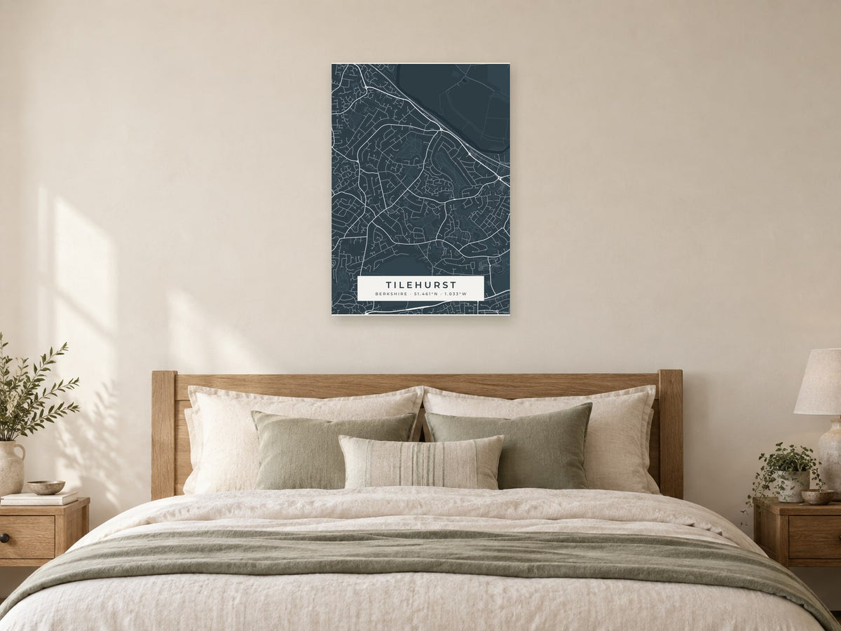 Plan de ville de Tilehurst, design Slate, en affiche, au-dessus d'un lit