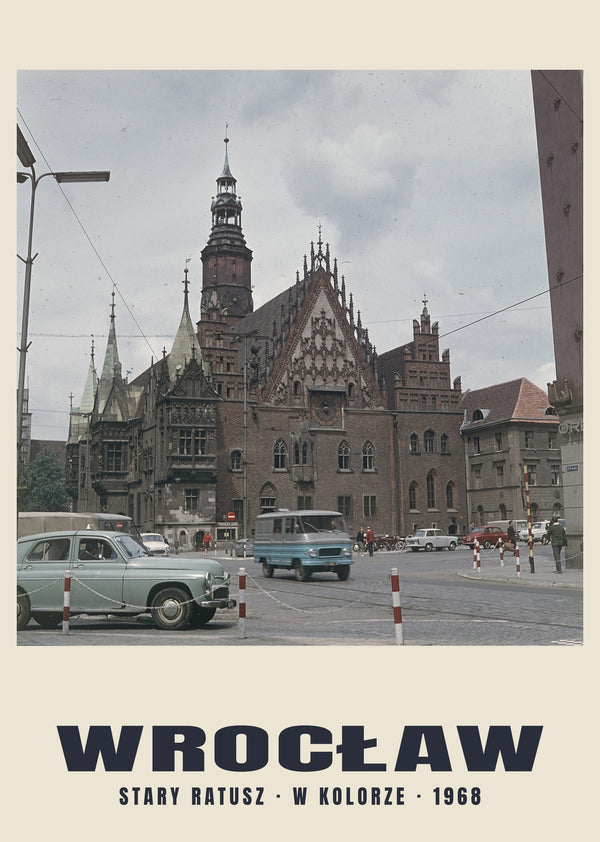 Oude stadhuis en auto’s in kleur, Wrocław — 1968 · Historische fotoprint